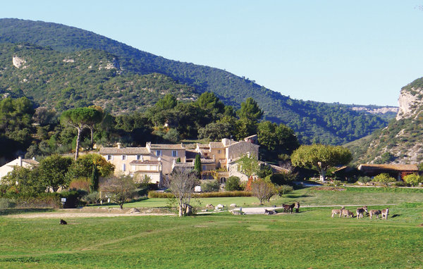 Location de vacances - La Roque D'Antheron , France - FPB169 904