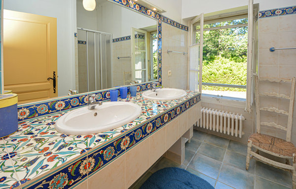 Location de vacances - La Roque D'Antheron , France - FPB169 701