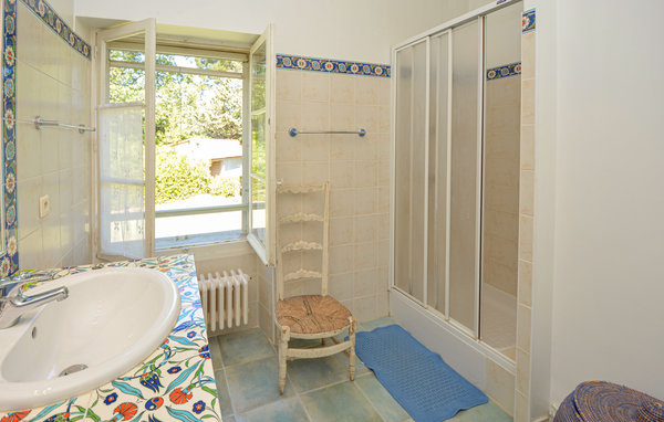 Location de vacances - La Roque D'Antheron , France - FPB169 702