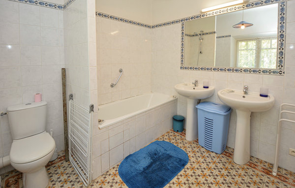 Location de vacances - La Roque D'Antheron , France - FPB169 704