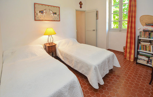 Location de vacances - La Roque D'Antheron , France - FPB169 608