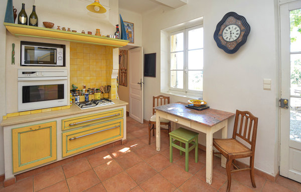Location de vacances - La Roque D'Antheron , France - FPB169 401