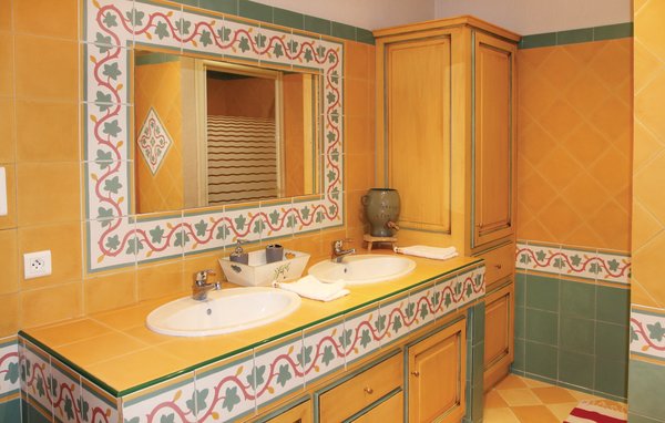 Holiday Home - Châteaurenard , France - FPB307 701