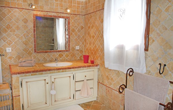 Holiday Home - Châteaurenard , France - FPB307 704