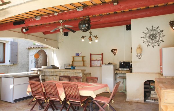 Holiday Home - Châteaurenard , France - FPB307 102