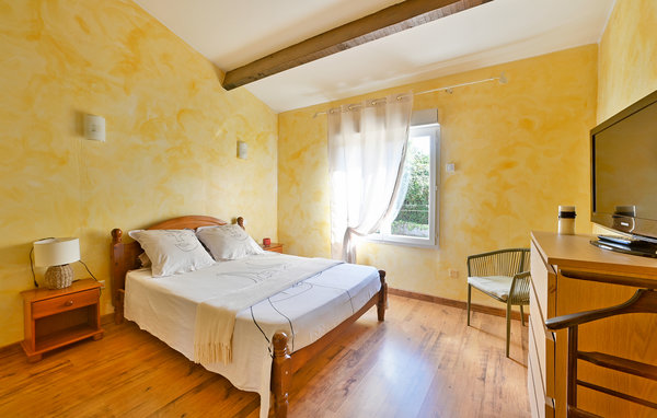 Location de vacances - Saint Martin de Crau , France - FPB532 602