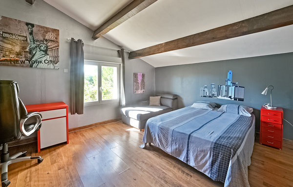 Location de vacances - Saint Martin de Crau , France - FPB532 605