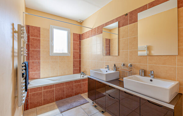 Holiday Home - Plan-d'Orgon , France - FPB563 701