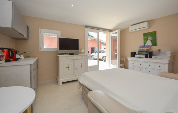 Location de vacances - Noves , France - FPB594 608