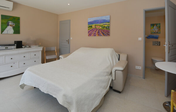 Location de vacances - Noves , France - FPB594 609