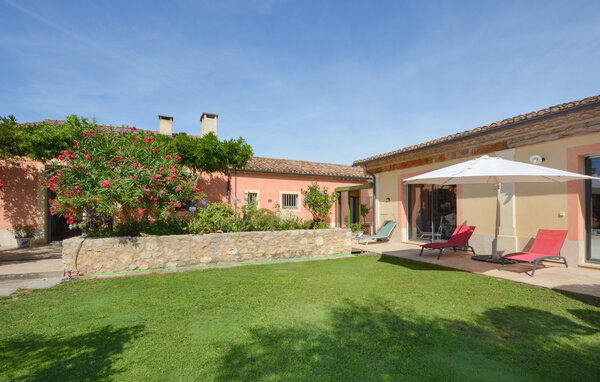 Location de vacances - Noves , France - FPB594 106