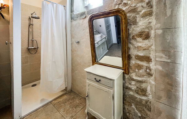 Location de vacances - Tarascon , France - FPB627 702