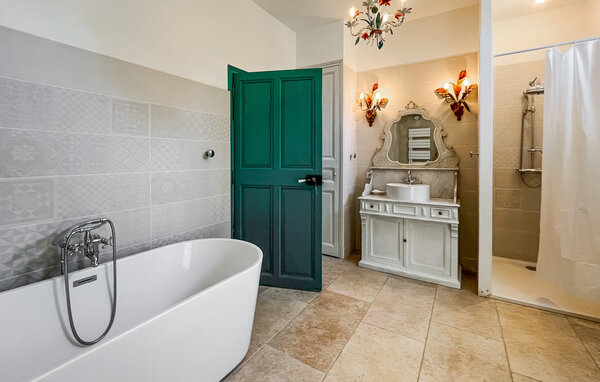 Location de vacances - Tarascon , France - FPB627 703