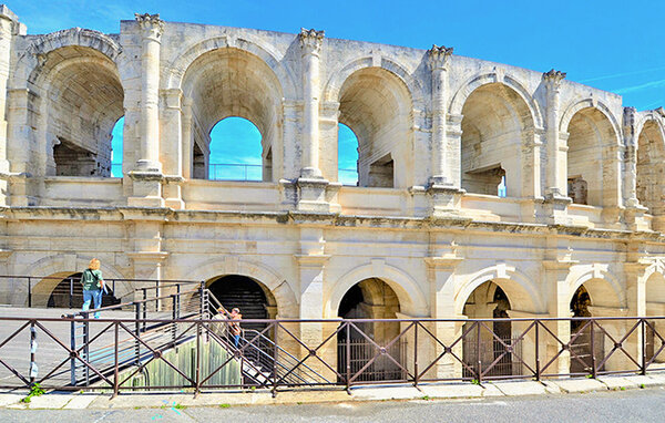 Location de vacances - Cabannes , France - FPB645 904