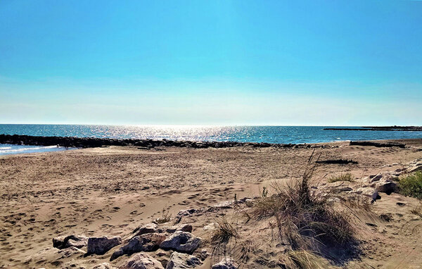 Location de vacances - Cabannes , France - FPB645 905