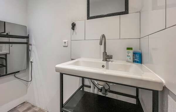 Location de vacances - Cabannes , France - FPB645 702