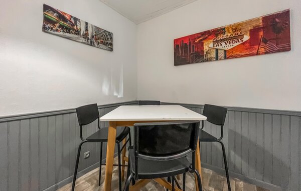 Location de vacances - Cabannes , France - FPB645 401