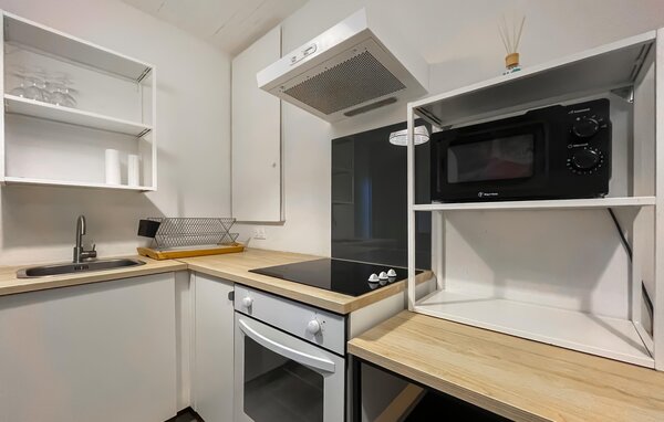 Location de vacances - Cabannes , France - FPB645 402
