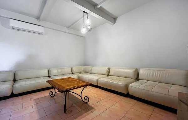 Location de vacances - Cabannes , France - FPB645 301