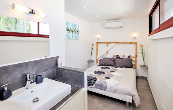 Location de vacances - Salon de Provence , France - FPB646 602