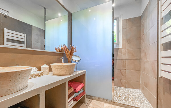 Location de vacances - Cabannes , France - FPB647 701