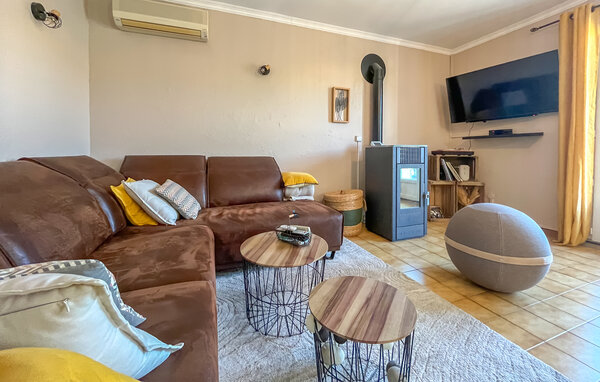 Location de vacances - Cabannes , France - FPB647 301