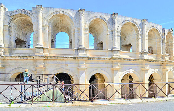 Location de vacances - Cabannes , France - FPB648 904