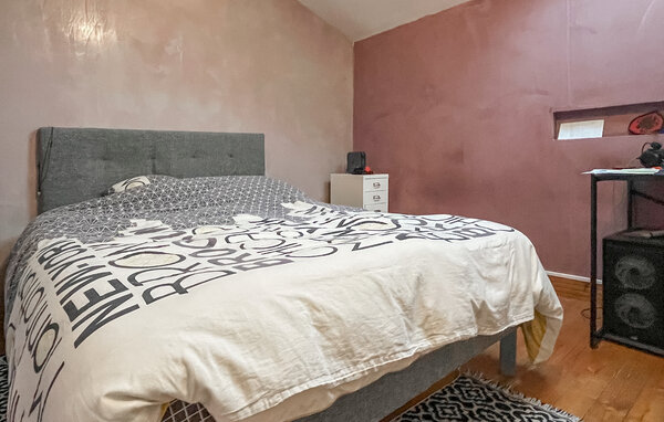 Location de vacances - Cabannes , France - FPB648 603