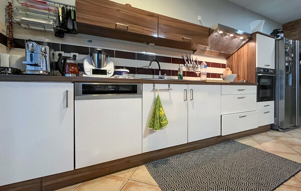 Location de vacances - Cabannes , France - FPB648 401