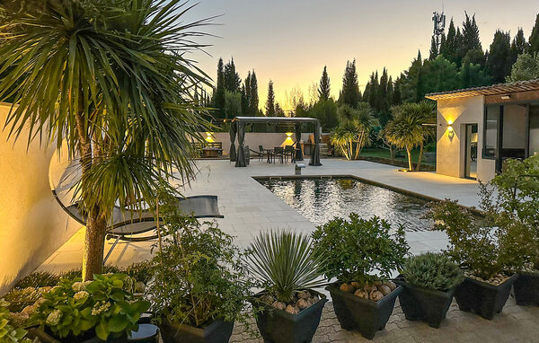 Location de vacances - Cabannes , France - FPB648 12