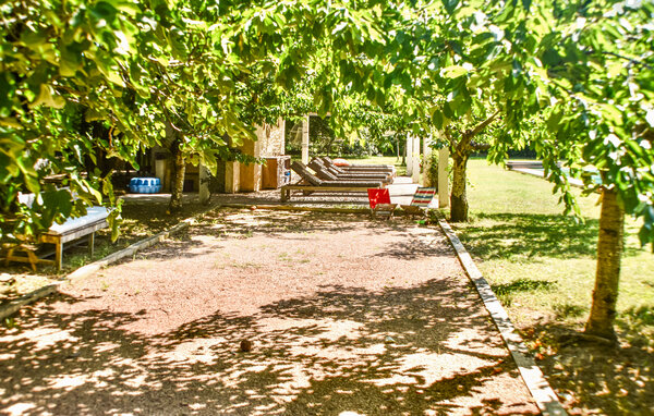 Holiday Home - Aix-en-Provence , France - FPB694 102