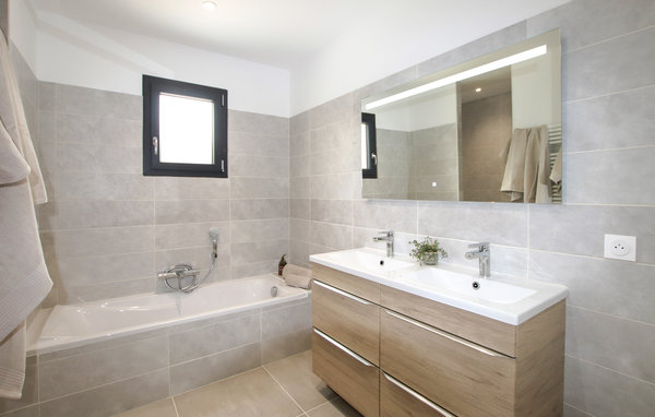 Location de vacances - La Bégude de Mazenc , France - FPD403 703