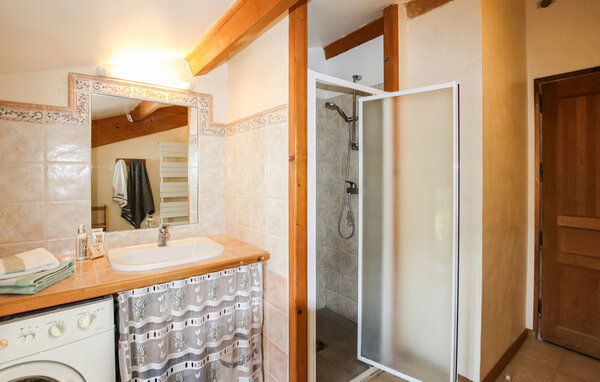 Location de vacances - Salles sous Bois , France - FPD483 702