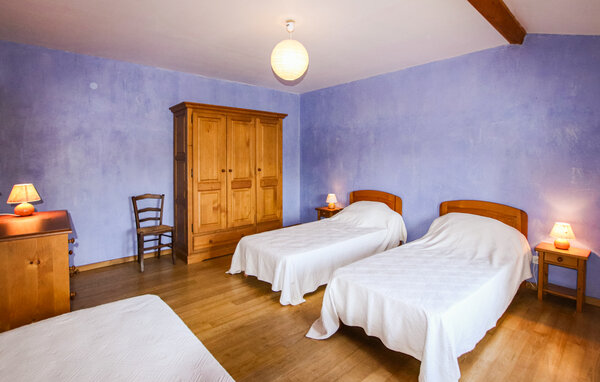 Location de vacances - Salles sous Bois , France - FPD483 601