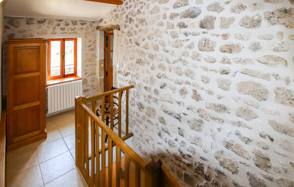 Location de vacances - Salles sous Bois , France - FPD483 501