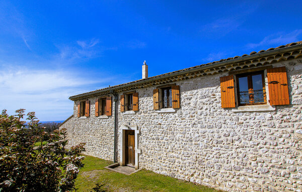 Location de vacances - Salles sous Bois , France - FPD483 84