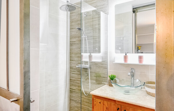 Semesterhus - Travaillan , Frankrike - FPP023 703