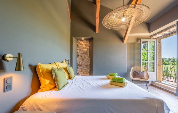 Semesterhus - Travaillan , Frankrike - FPP023 601