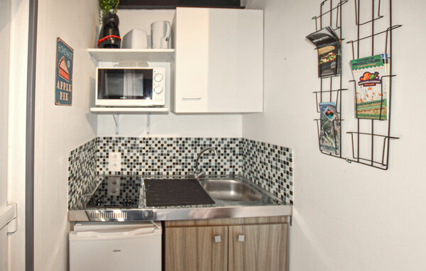 Semesterhus - Taillades , Frankrike - FPP112 401