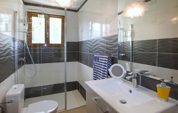 Location de vacances - Aubenas , France - FRA245 701
