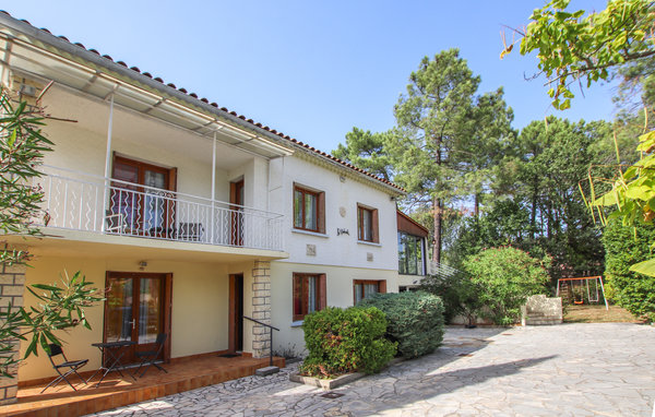 Location de vacances - Aubenas , France - FRA245 81