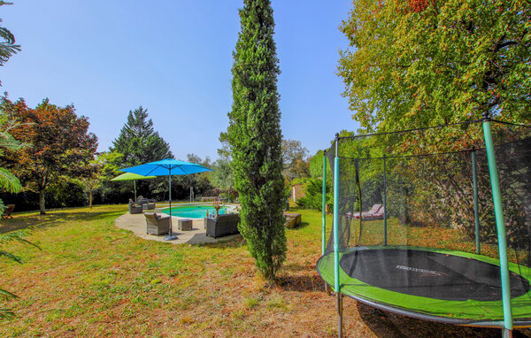 Location de vacances - Aubenas , France - FRA245 102