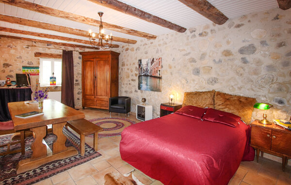 Location de vacances - St Remèze , France - FRA270 601