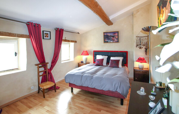 Location de vacances - St Remèze , France - FRA270 603