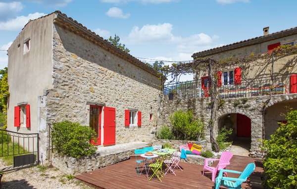 Location de vacances - St Remèze , France - FRA270 82