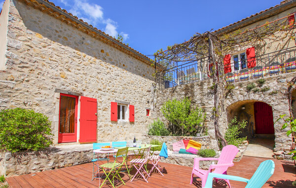 Location de vacances - St Remèze , France - FRA270 101