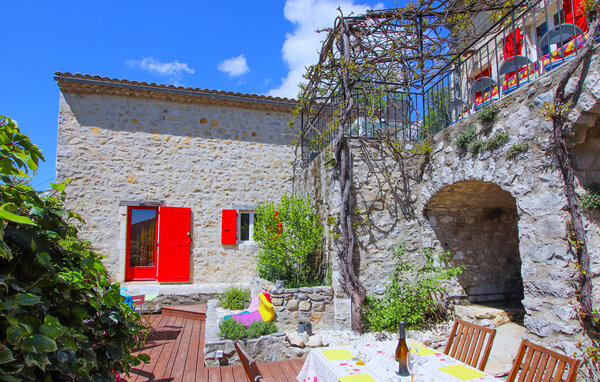 Location de vacances - St Remèze , France - FRA270 102