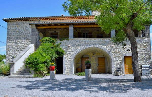 Location de vacances - St Ambroix , France - FRA289 81