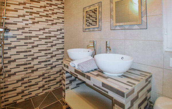 Location de vacances - Pont de Labeaume , France - FRA309 702