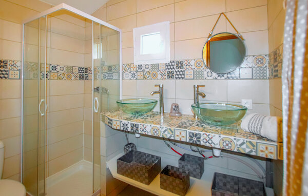Location de vacances - Pont de Labeaume , France - FRA309 703